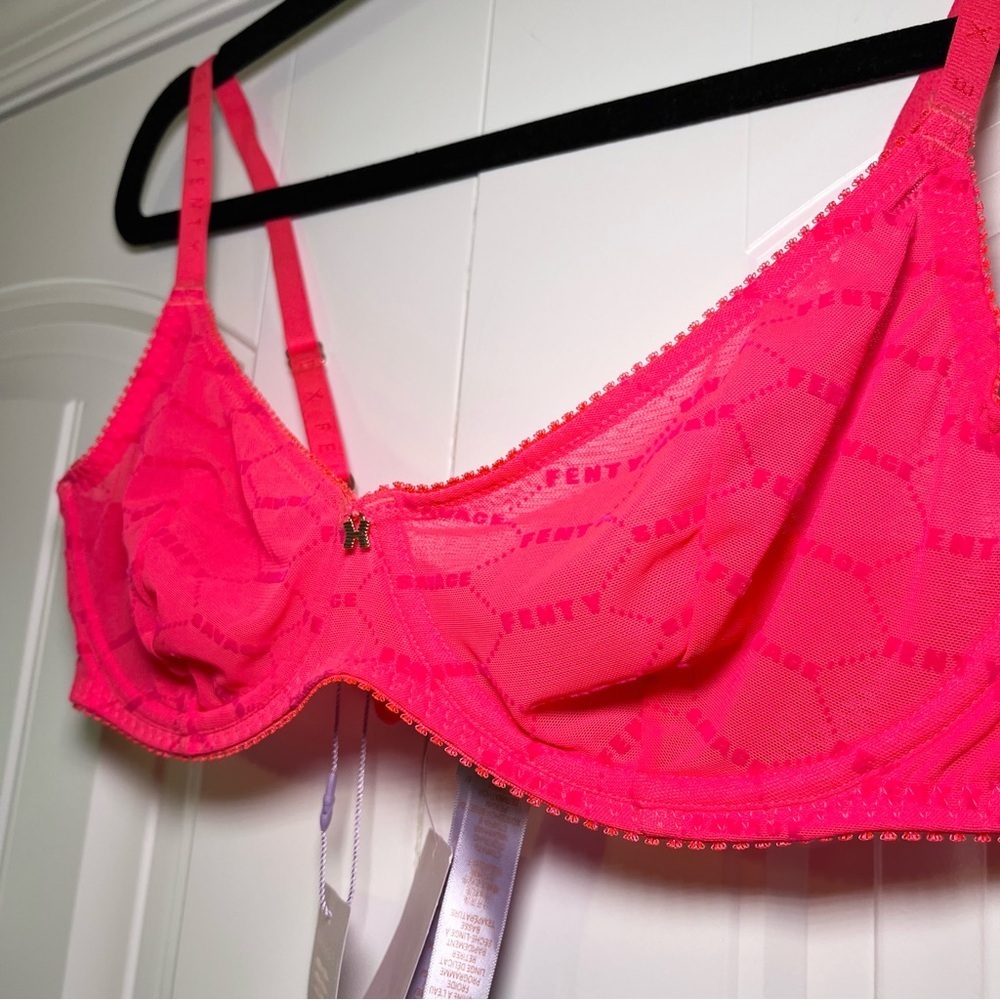 Savage X Fenty FLOCKED LOGO UNLINED BRA Pink Smash Size 38C Underwire Sheer NWT - Picture 3 of 7